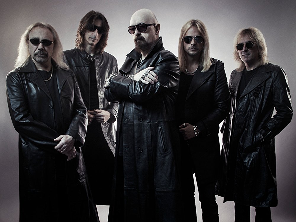 Rob Halford - “Oh Holy Night”

O líder da banda Judas Priest  fez uma interpretação de “Oh Holy Night” no disco Halford III: Winter Songs (2009).