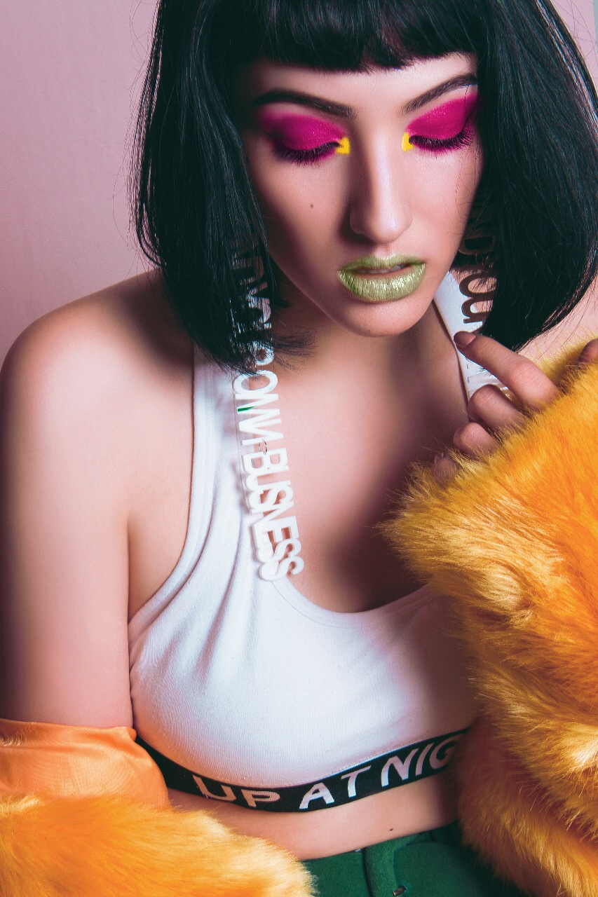 A cantora curitibana Jenni Mosello