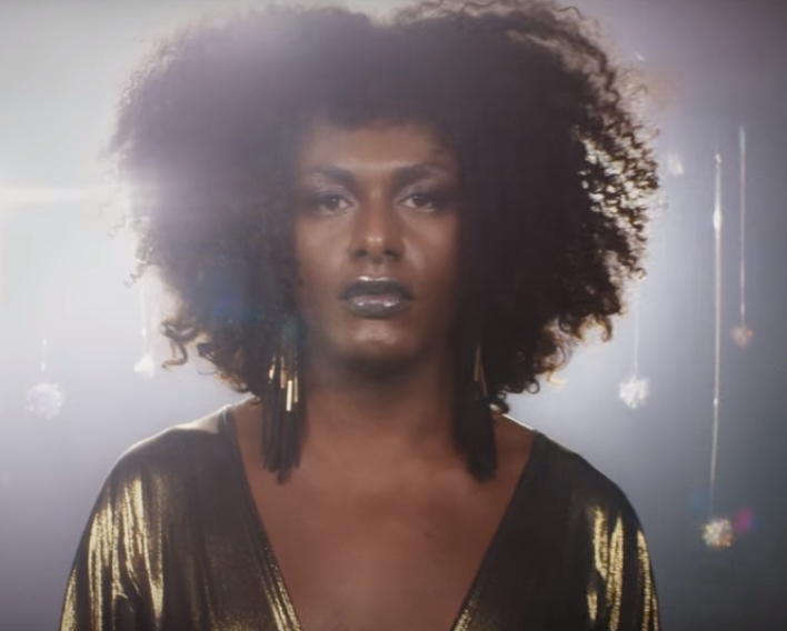 Liniker no clipe Flutua