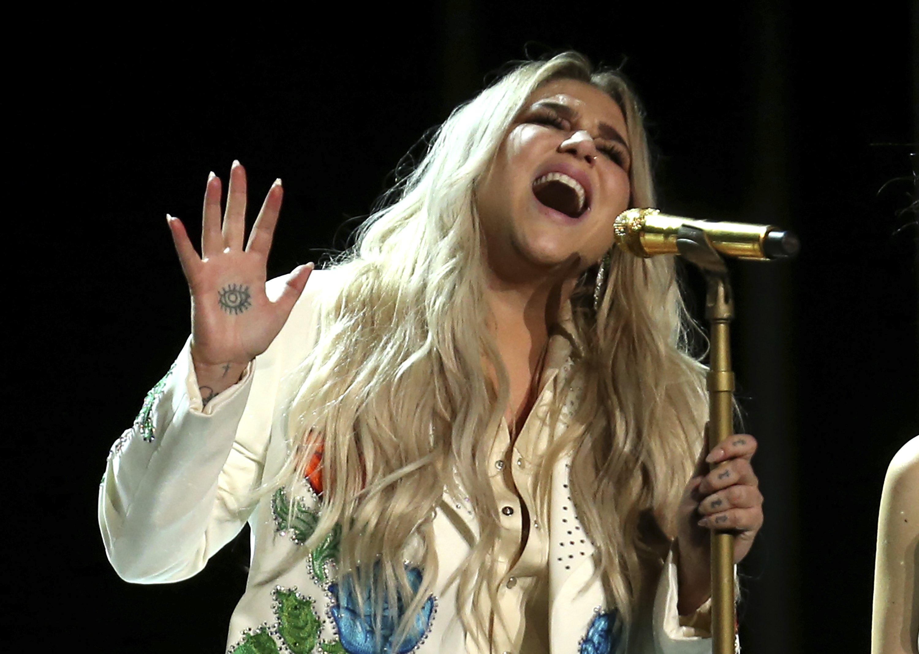 Kesha em sua apresentação no Grammy 2018