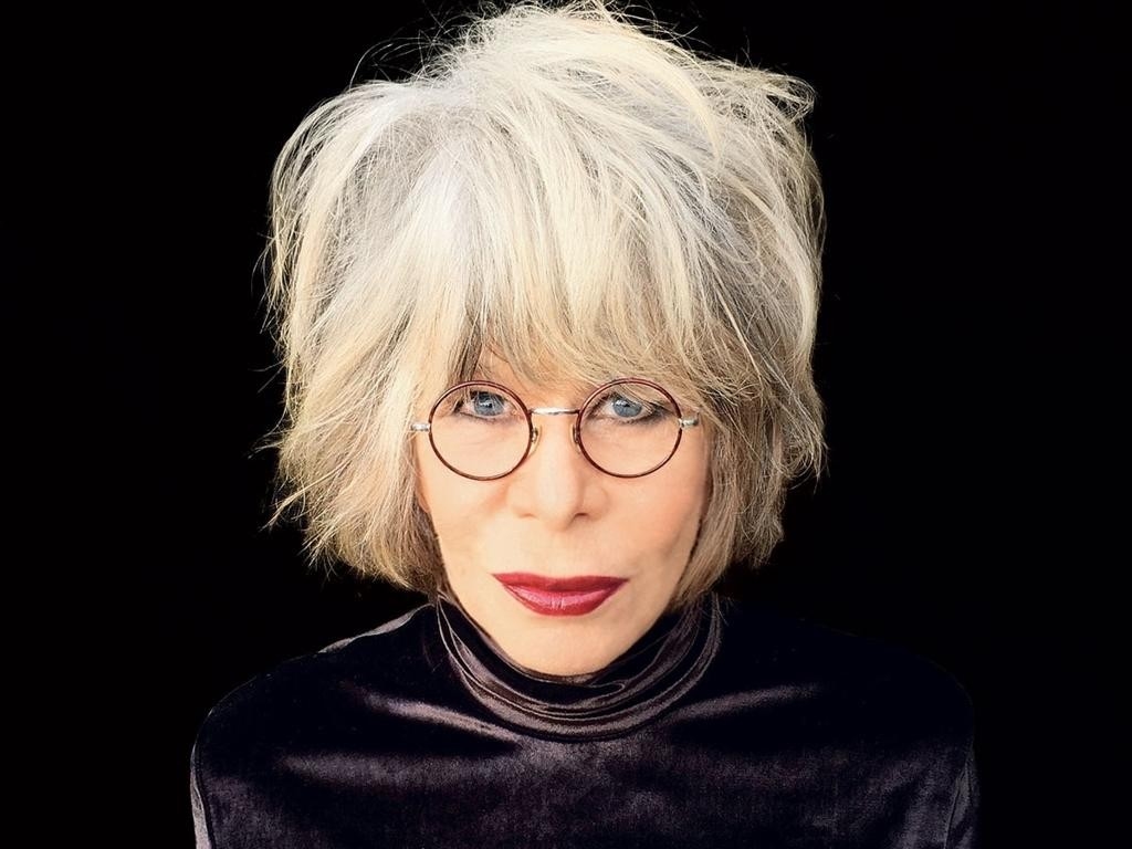 A cantora Rita Lee em imagem de divulgação da autobiografia dela, lançada em 2016