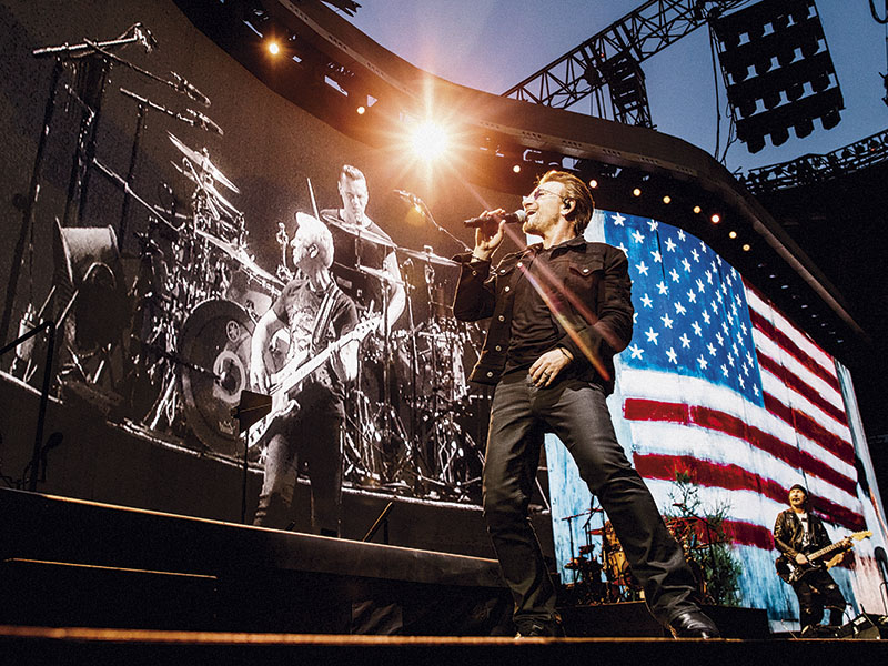 Bono Vox  O líder do U2 fala sobre a situação da banda, a situação do mundo e o que aprendeu ao quase morrer