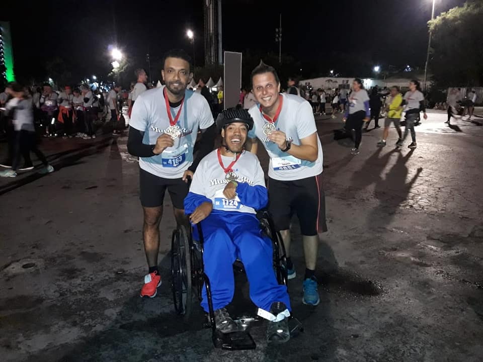 Alexandre Barros Lima completando a corrida de 5 km na Rolling Stone Music & Run