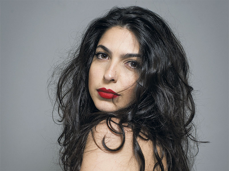 Bem Relacionada  Illy chamou atenção e conquistou vários conterrâneos, como Gal Costa e Caetano Veloso