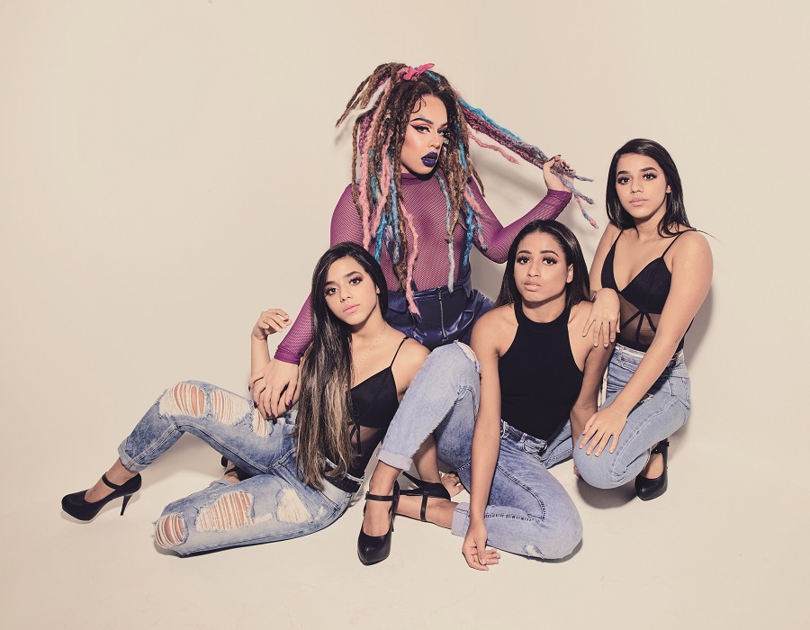 Gloria e Mc Loma e as Gêmeas Lacração