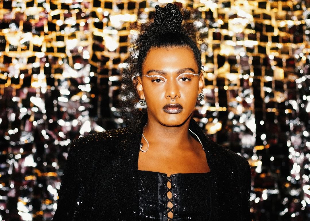 Liniker testa positivo para Covid