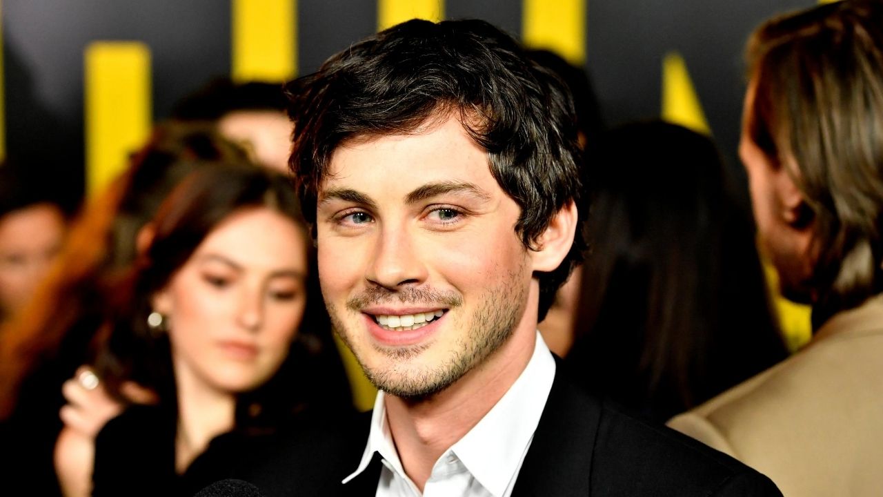 Logan Lerman na estreia de Hunters em fevereiro de 2020 (Foto: Photo by Frazer Harrison/Getty Images)