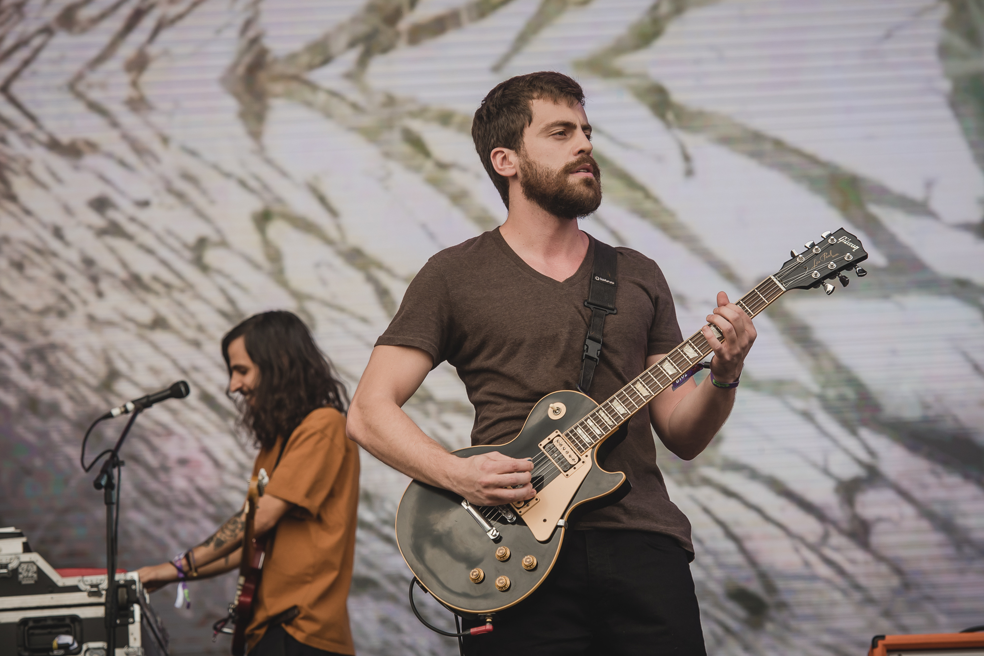 Tomas Bertoni, da banda Scalene, no Palco Budweiser do Lollapalooza 2019 (Foto: Denis Ono)