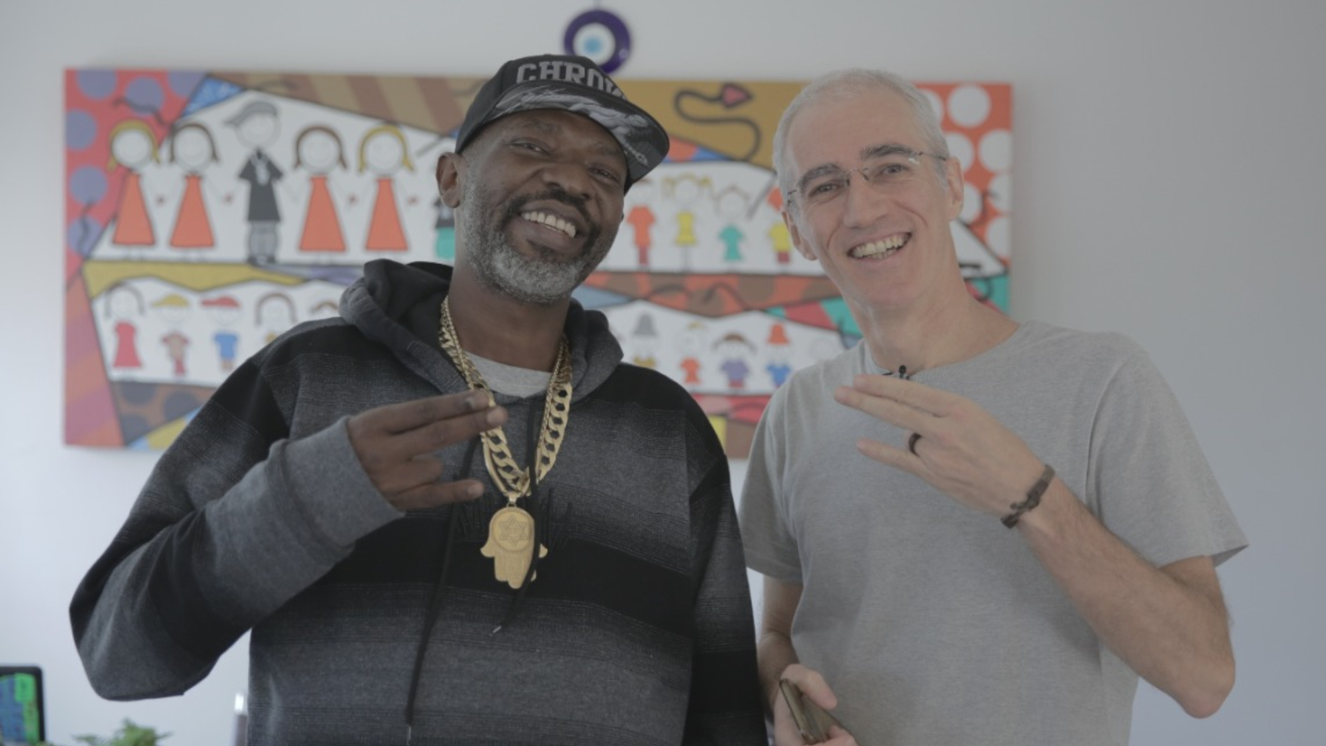 Mr. Catra ao lado de Luiz Bolognesi (Foto: Divulgação/HBO Max)