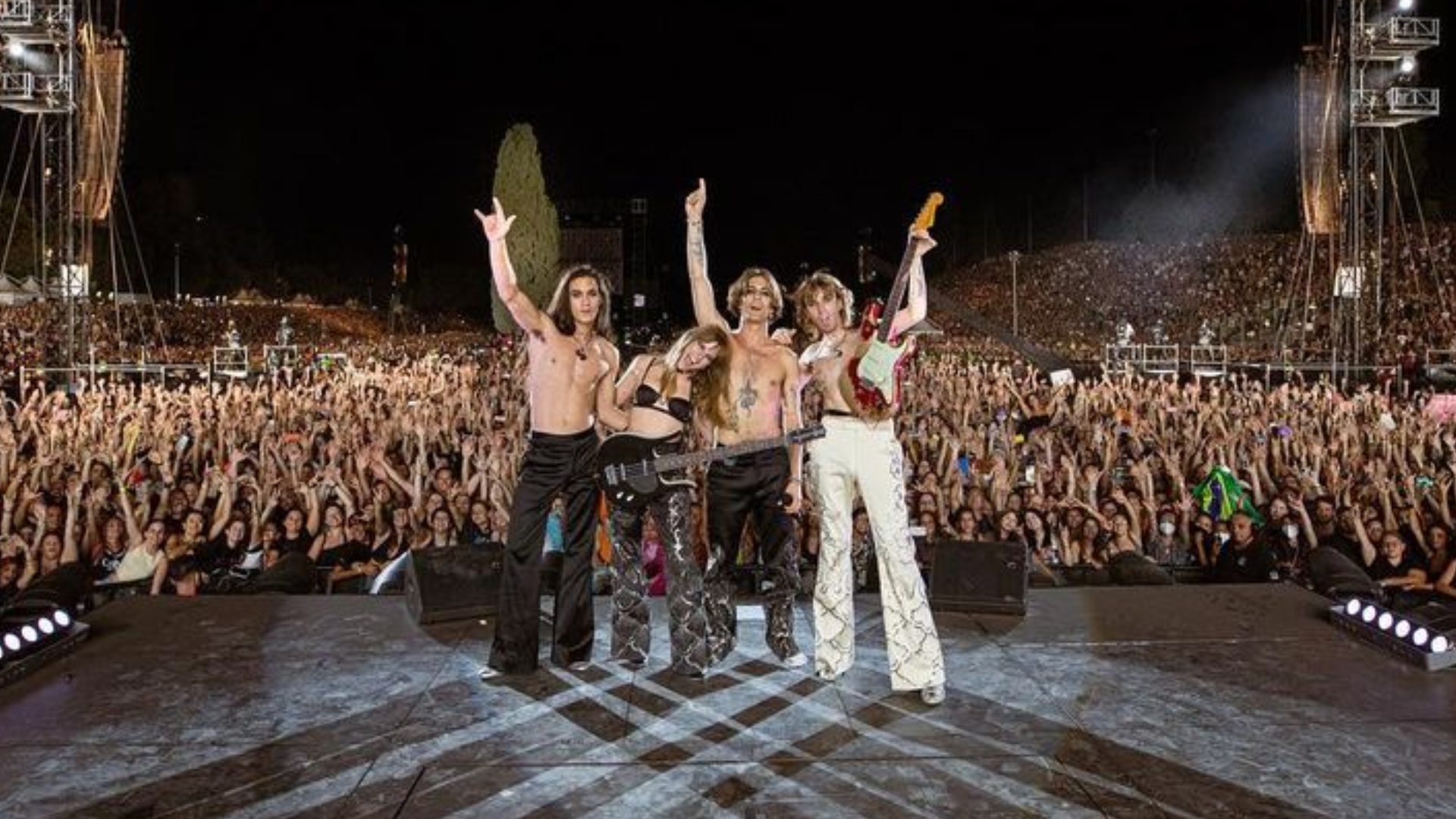 Banda Måneskin em show em Roma (Foto: Reprodução/ @maneskinofficial)