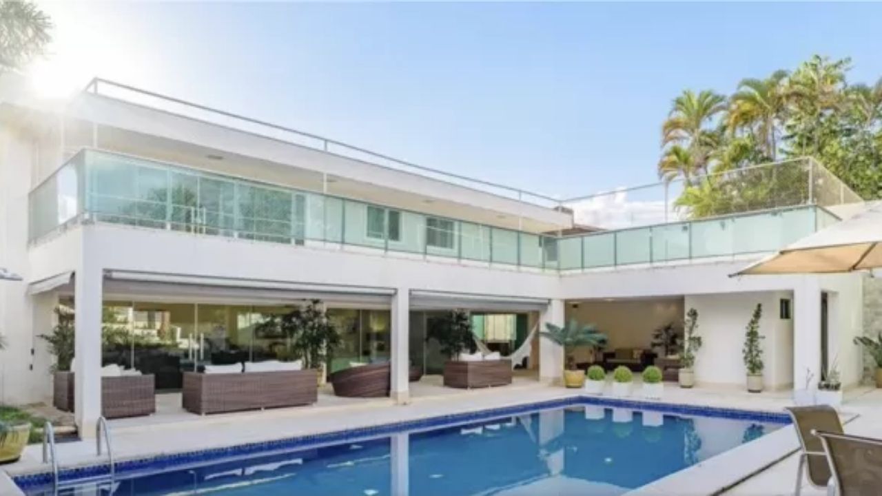 mansão de filho de jair bolsonaro, jair renan e a mãe Ana Cristina 