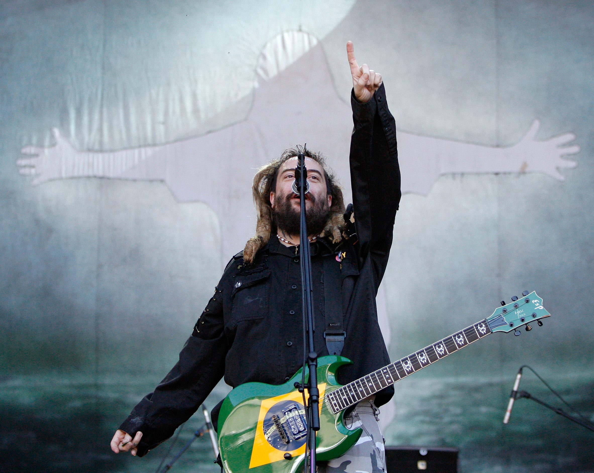 Max Cavalera, em ação com o Soulfly (Foto: Peter Klaunzer/Keystone/AP)