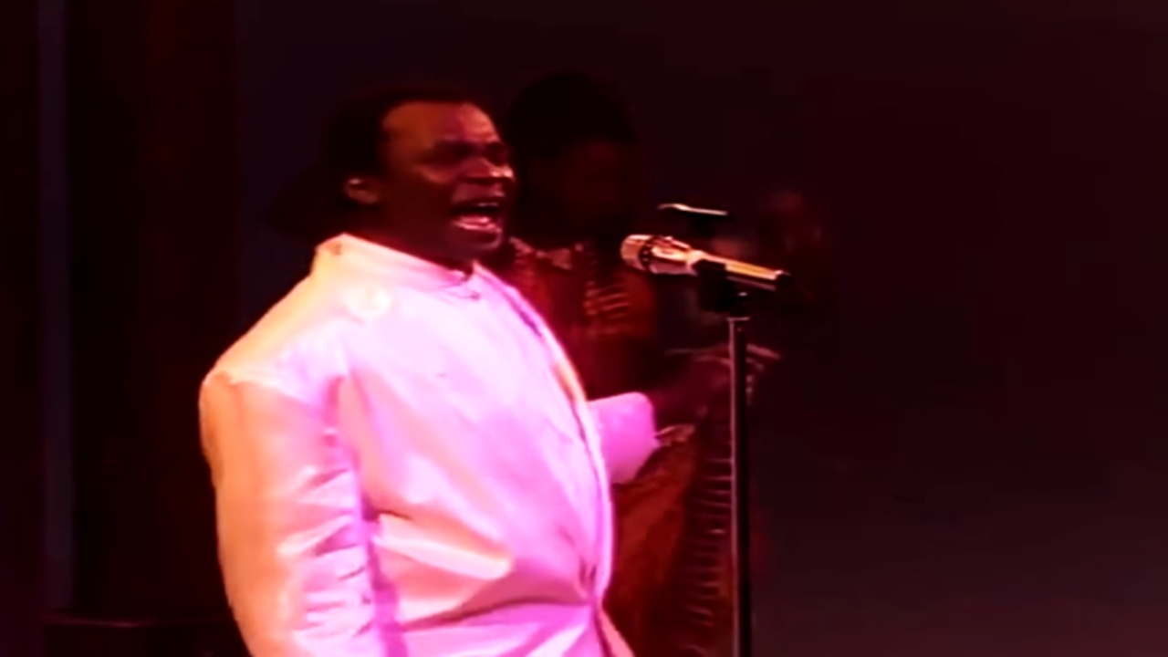 Mory Kanté, embaixador do AfroPop e cantor de ‘Yeke Yeke (Foto: YouTube / Reprodução)