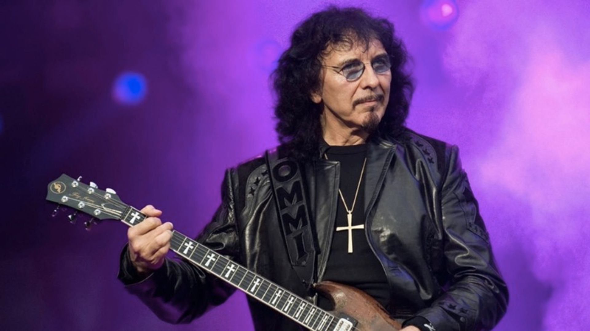 O guitarrista do Black Sabbath, Tony Iommi (Foto: Reprodução / Facebook)