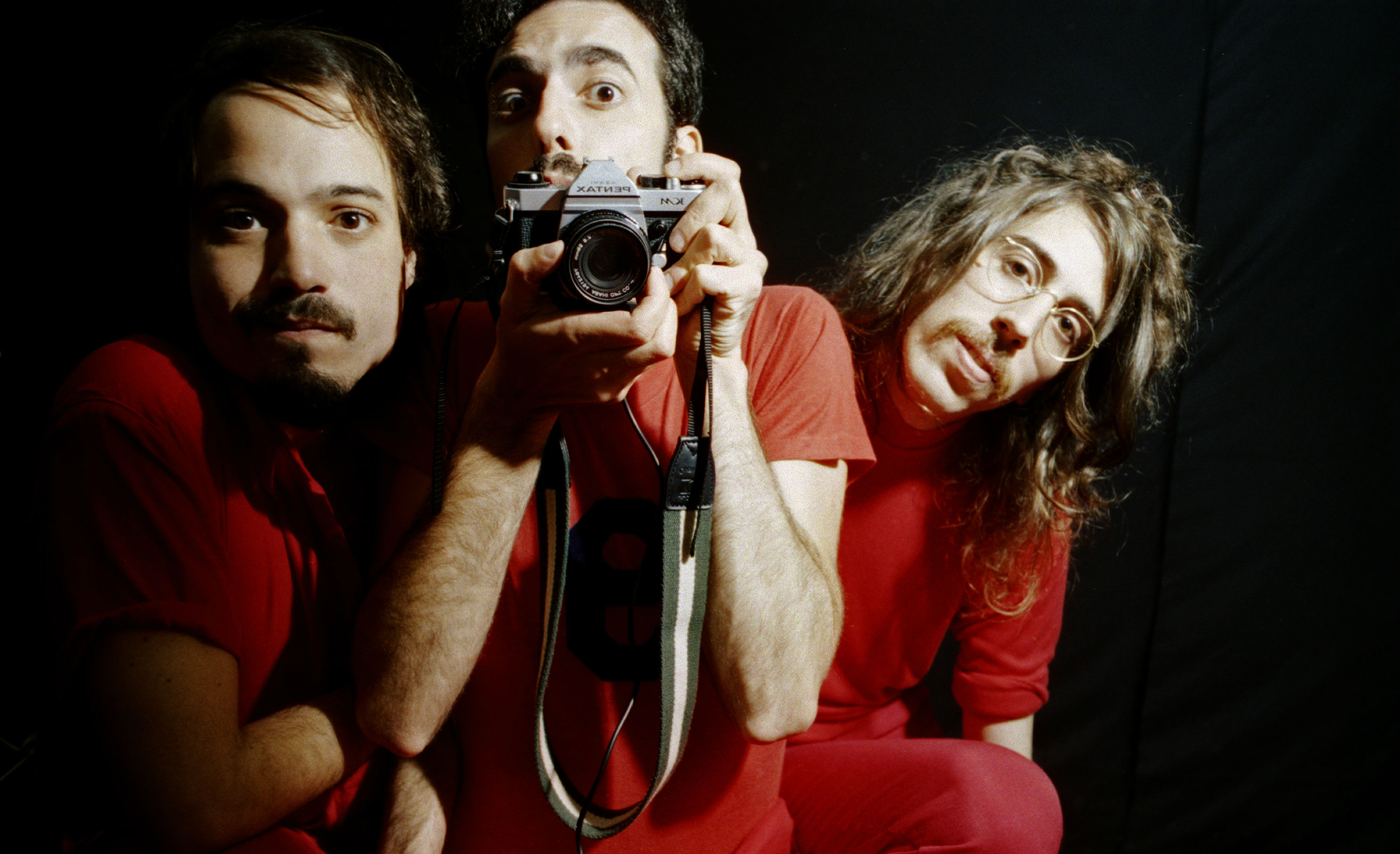 O Terno é formado por Guilherme D'Almeida, Biel Basile e Tim Bernardes (Foto: Biel Basile)