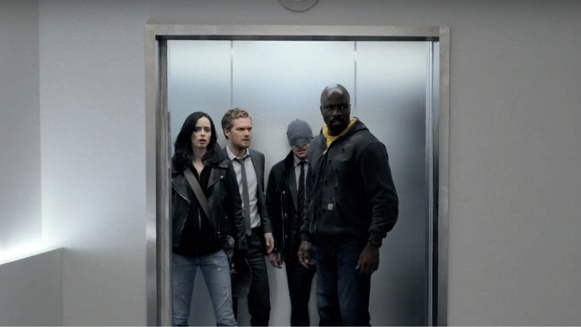 Cena de Os Defensores, com Jessica Jones, Punho de Ferro, Demolidos e Luke Cage (Foto:Reprodução)