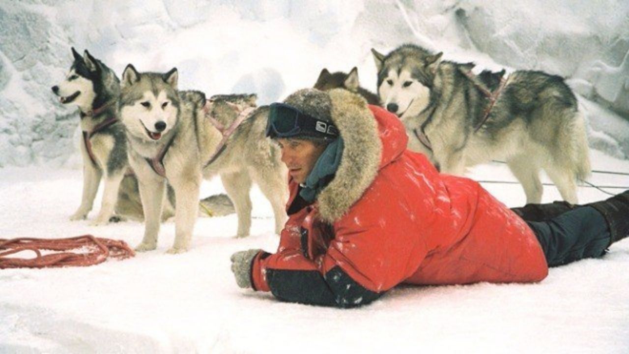 Paul Walker em Resgate Abaixo de Zero (2006) (Foto: Divulgação)