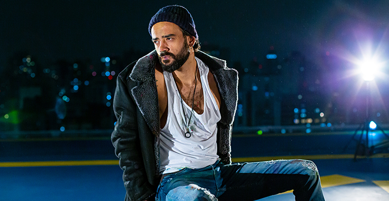 Compositor e instrumentista apaixonado por rock