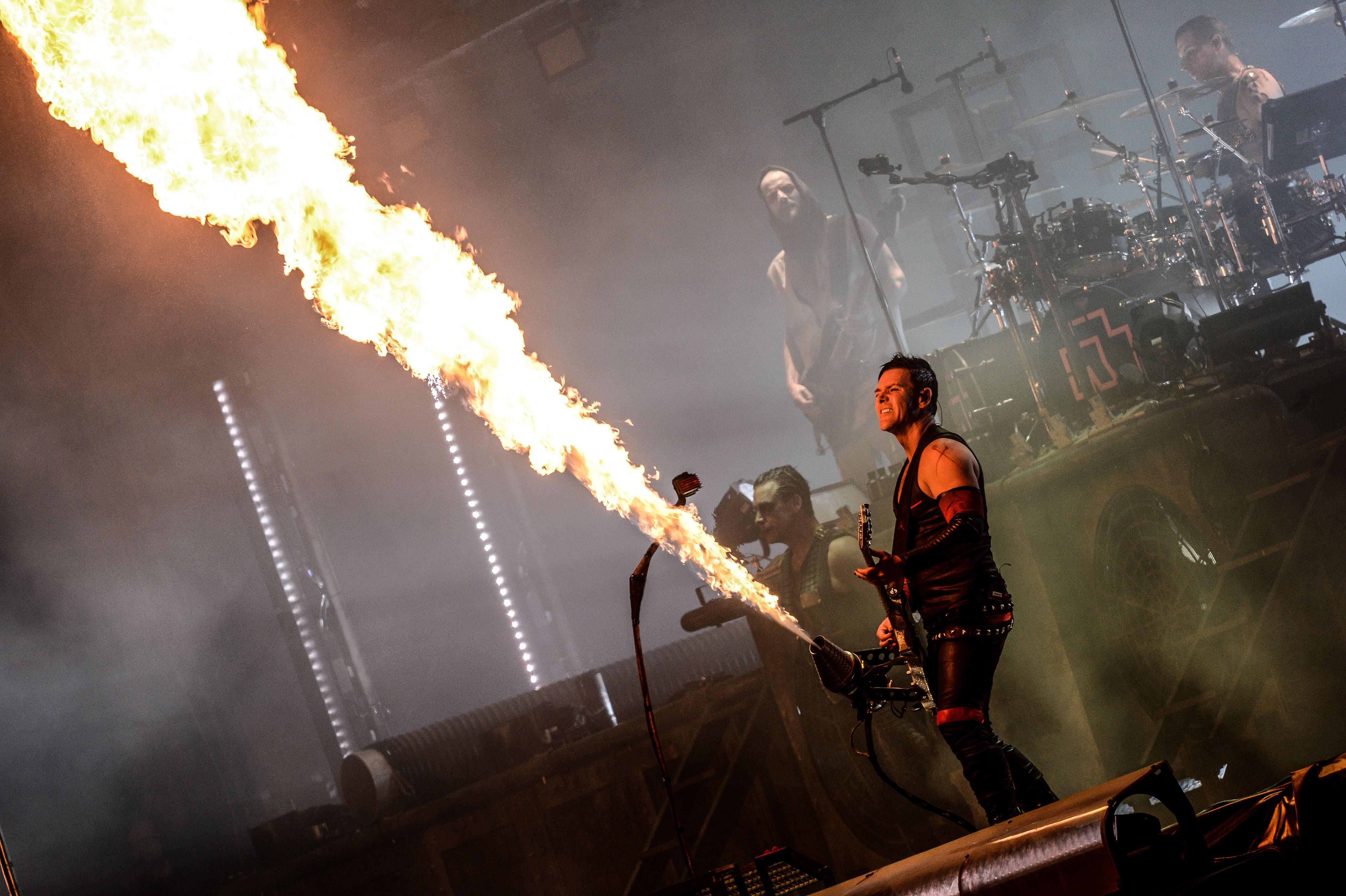 Show do Rammstein na primeira edição do Download Festival, em Paris (Foto:Julien Reynaud/APS-Medias/Sipa USA)