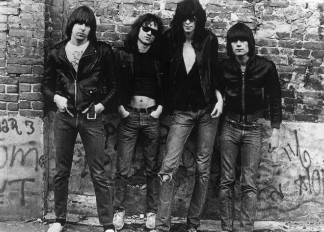Capa do disco "Ramones" de 1976
