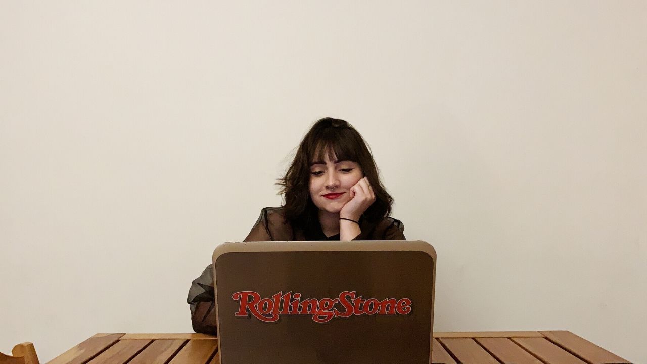 Repórter Nicolle Cabral acompanha balada online "MinhoQueens #LiveEmCasa" (Foto: Nicolle Cabral / Rolling Stone Brasil)