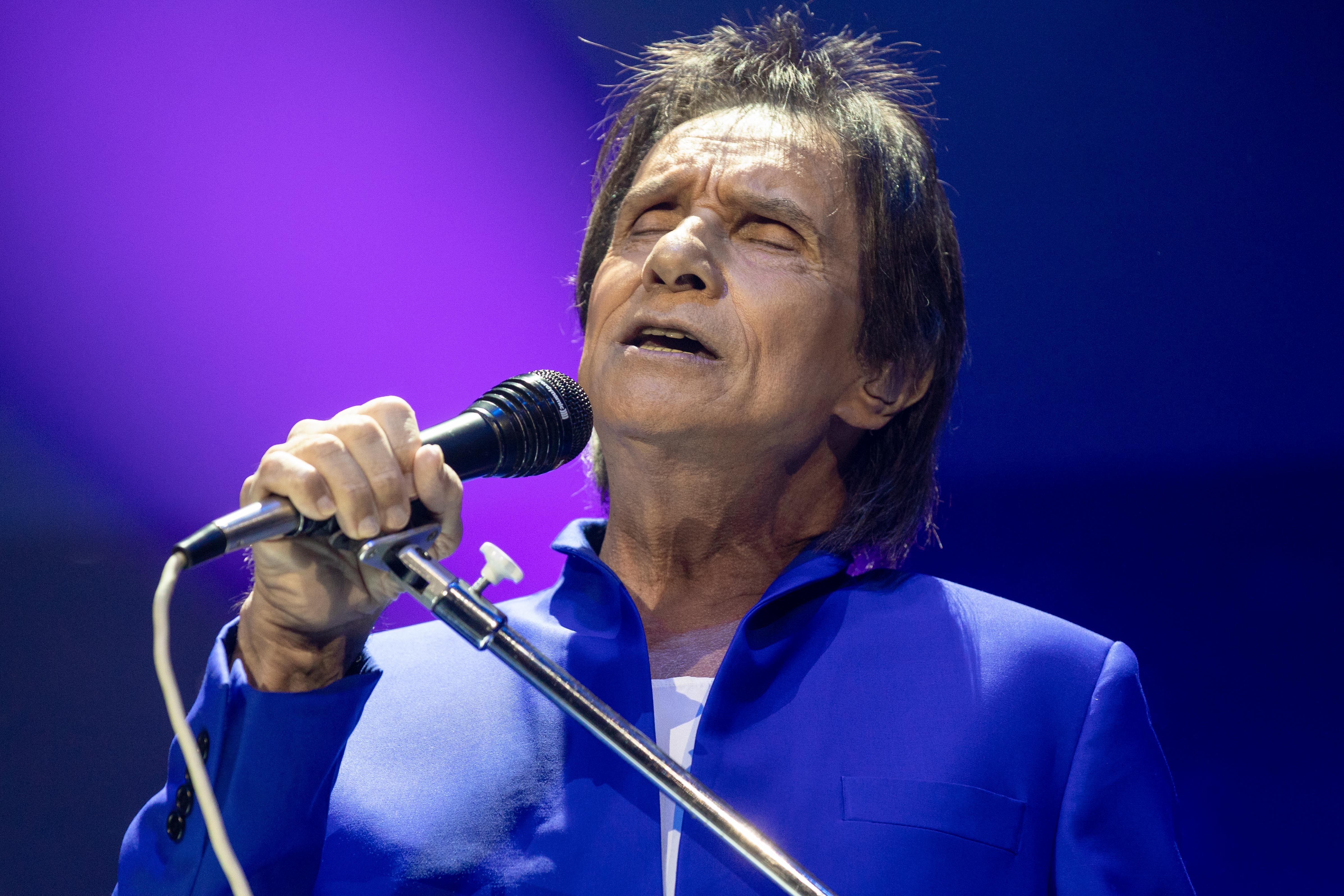 Roberto Carlos encanta o público durante show no Espaço das Américas, em SP