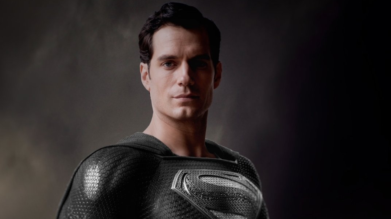 Superman com traje preto (foto: reprodução Vero/ Zack Snyder)