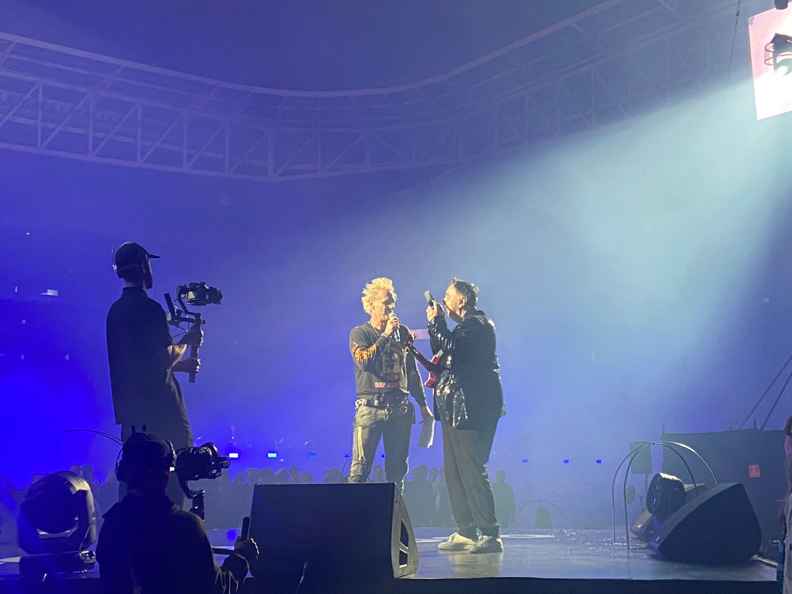 Rockin' 1000: Sérgio Dias e Supla se apresentam com a maior banda do mundo