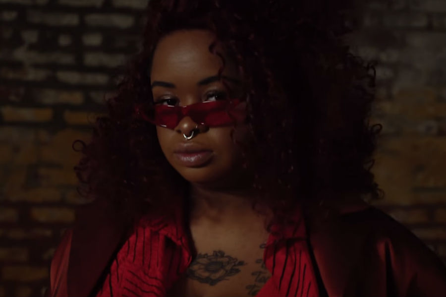 Tassia Reis lança o clipe de Shonda (Reprodução)