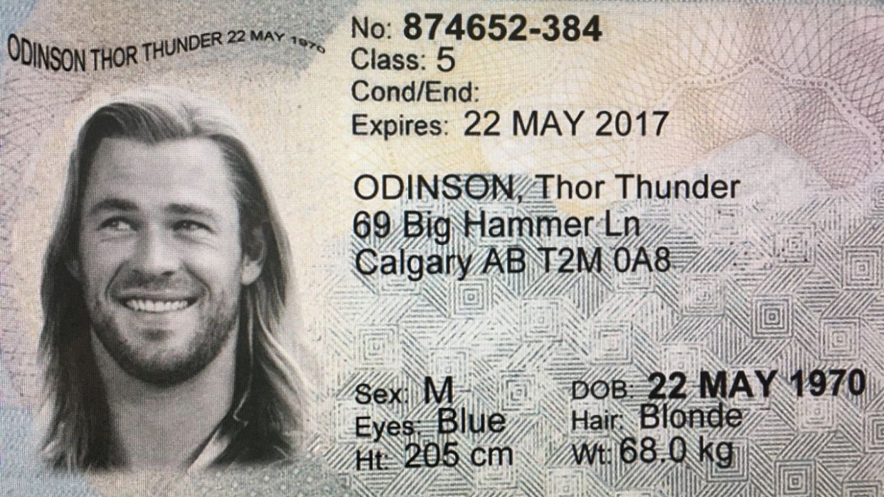 Canadense apresenta documento de Thor para comprar maconha