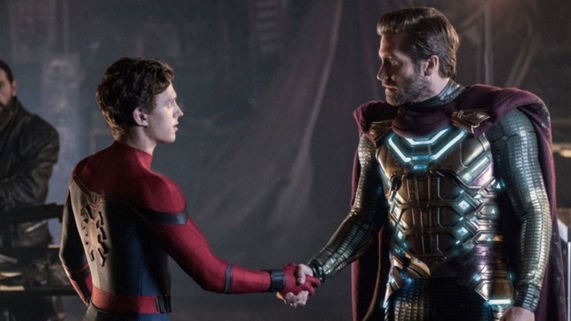 Tom Holland e Jake Gyllenhaal em Homem-Aranha: Longe de Casa