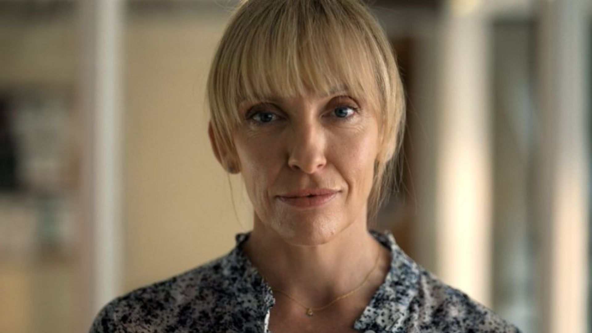 Toni Collette em Ninguém Pode Saber (Foto: Divulgação / Netflix)
