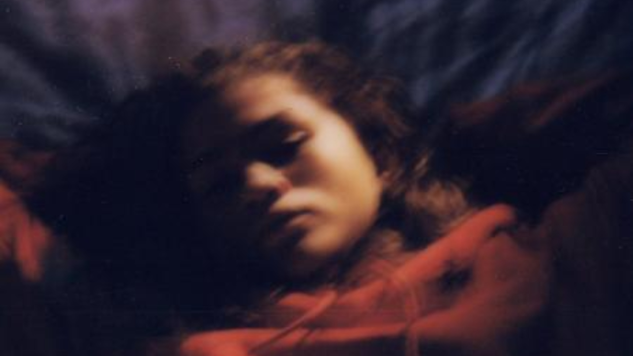 Zendaya como Rue em pôster do episódio especial de Euphoria (Foto: Reprodução/Instagram)